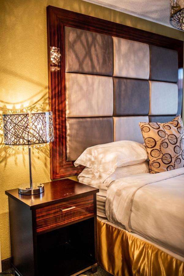 Gateway Inn And Suites ซาลิดา ภายนอก รูปภาพ
