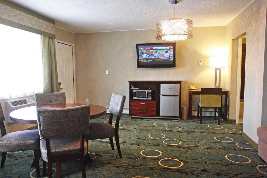 Gateway Inn And Suites ซาลิดา ภายนอก รูปภาพ