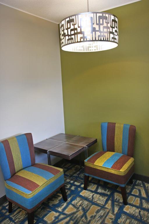 Gateway Inn And Suites ซาลิดา ภายนอก รูปภาพ